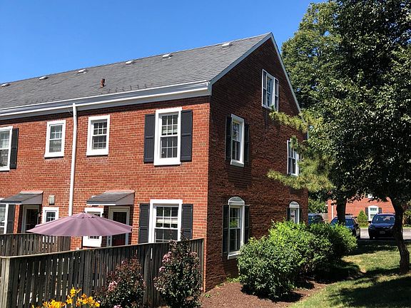 4th image of 3036 S Abingdon St