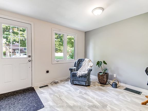 3rd image of 32 Albert St #B