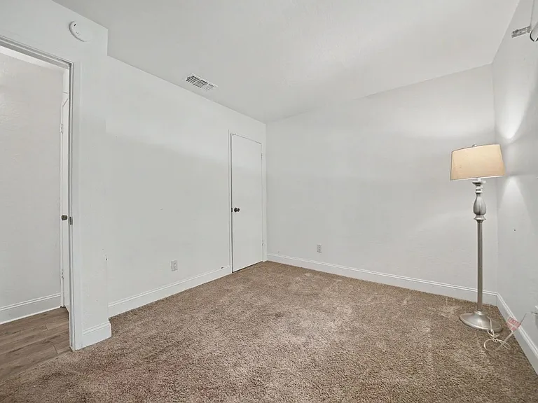 16932 McKenzie Dr — Photo 16