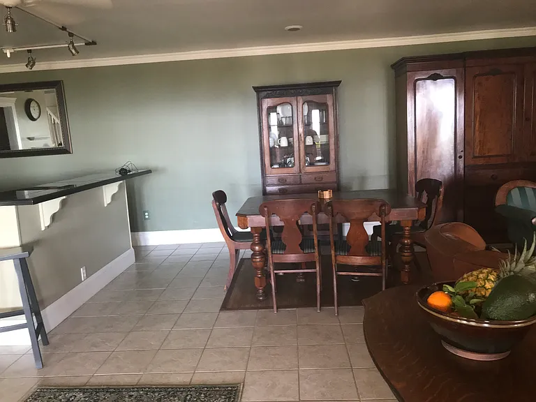 DINING LIVING ROOM DIRECT UPON ENTER