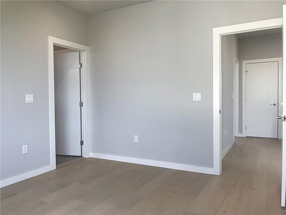 4th image of 5606 Sunshine Dr #7
