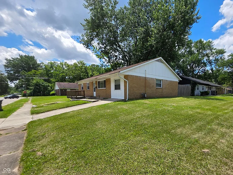 3416 N Hartman Dr — Photo 3
