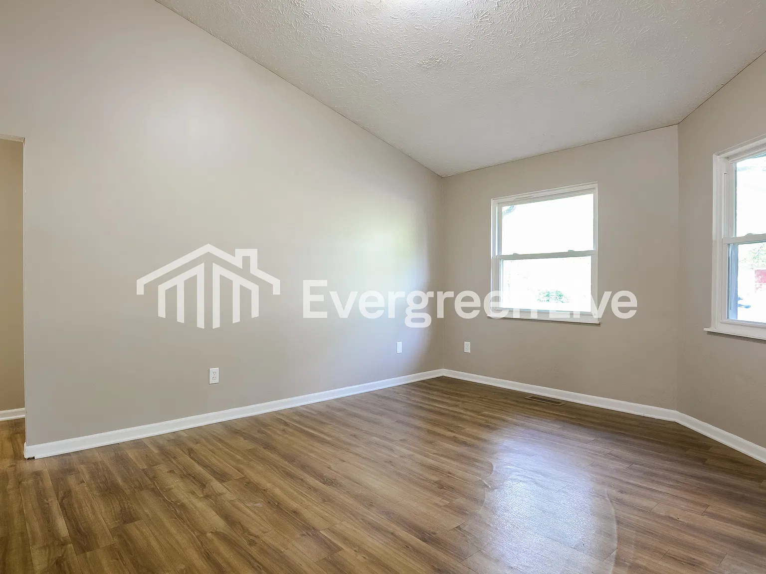 3 bed, 2.0 bath, 1416 sqft, $1,695 — Photo 3
