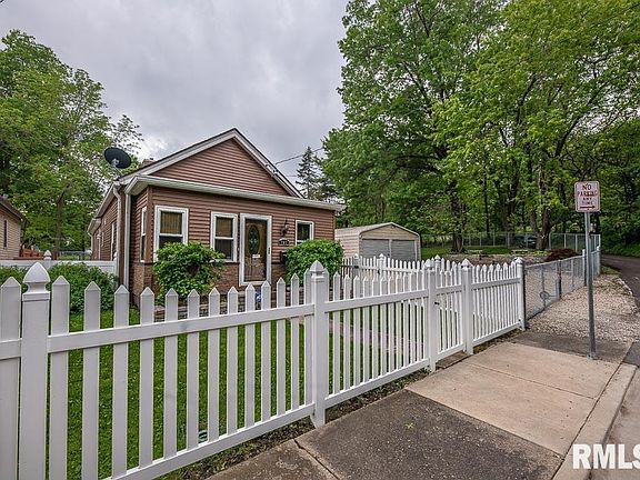 4th image of 707 Fairholm Ave