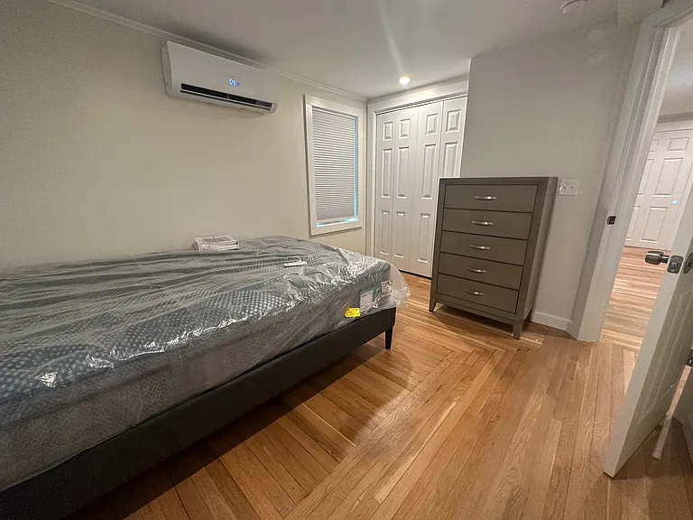 17 Byrnes St #1-2 — Photo 5