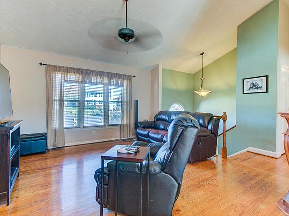 4th image of 3815 Praline Pl