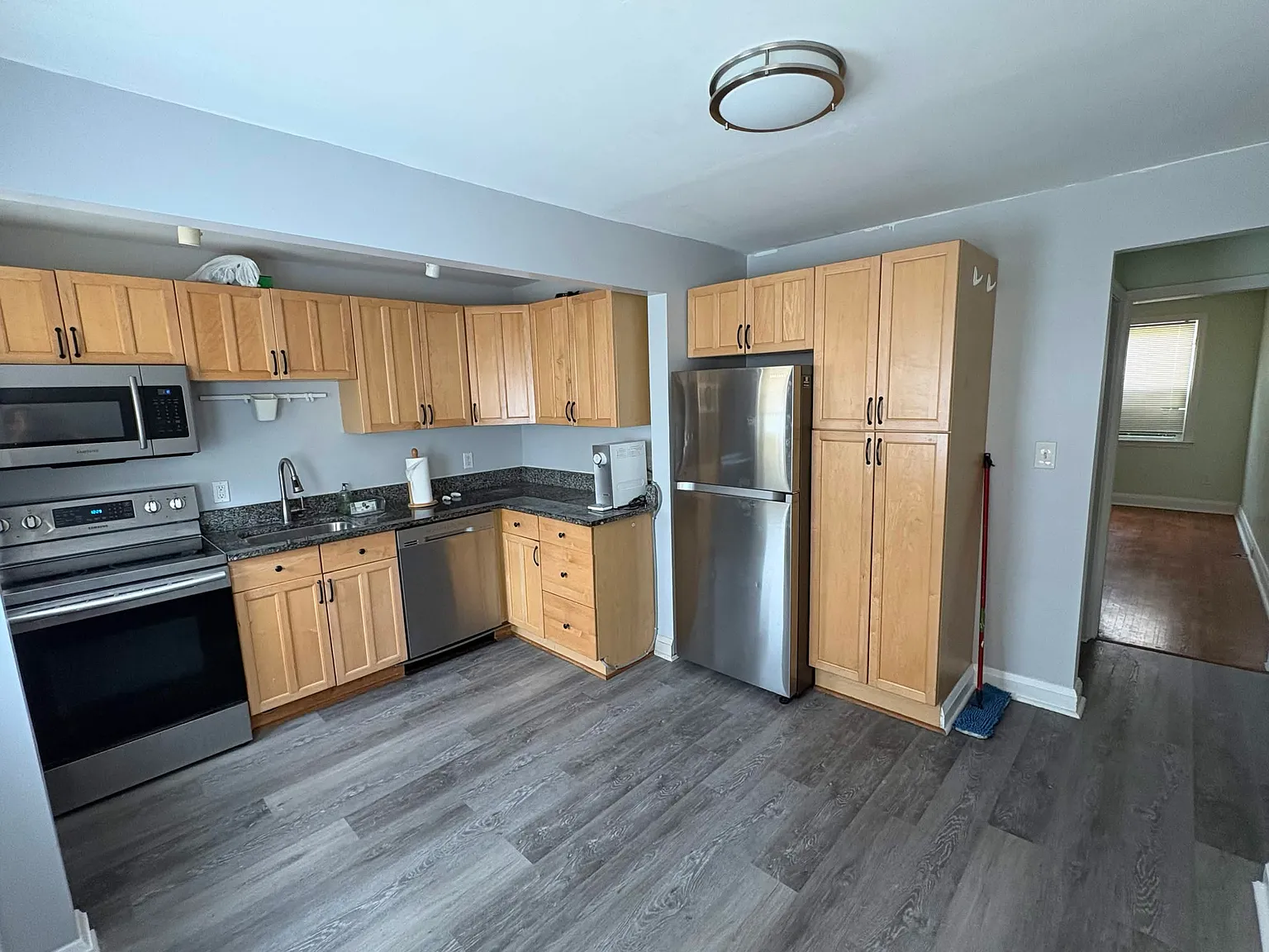 254 E Susquehanna Ave — Photo 2