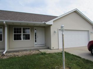 606 Bannerstone Ct, Sidney, IL 61877