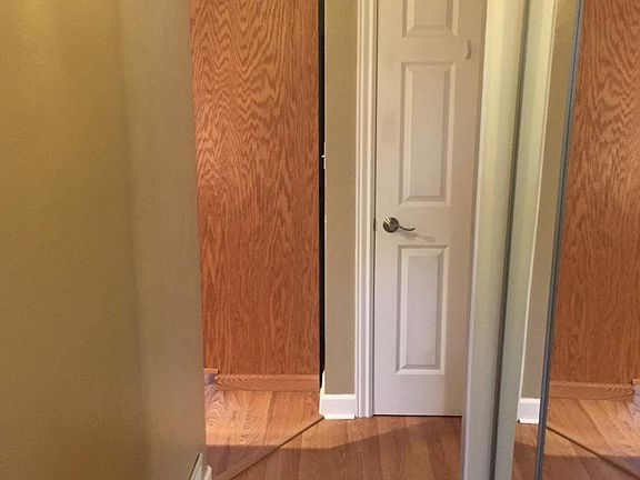 5th image of 1312 N Autumn Ln