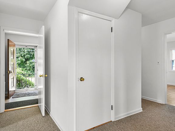 3rd image of 1025 Louise Ave APT 1