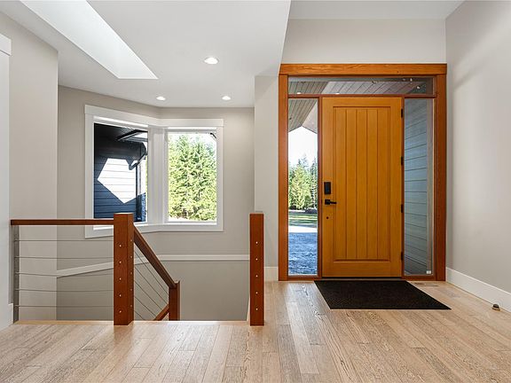 4th image of 3349 Creekside Pl