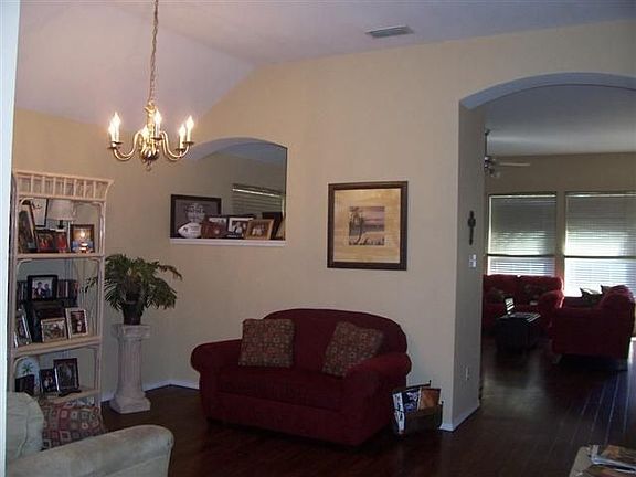 3rd image of 100 Ray Creek Dr