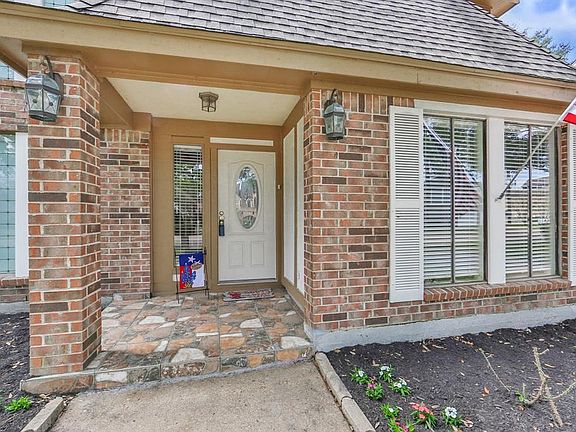 2nd image of 858 Shillington Dr