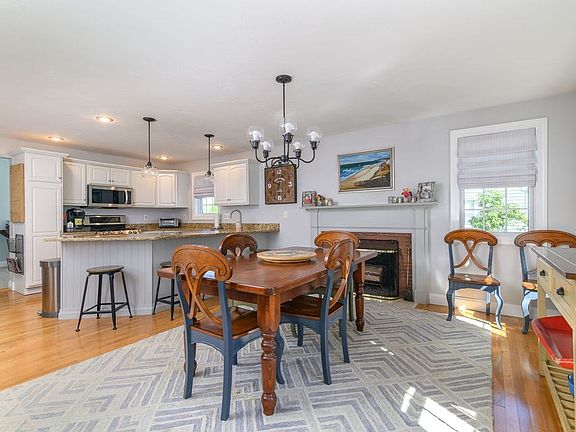 5th image of 44 Livoli Ave