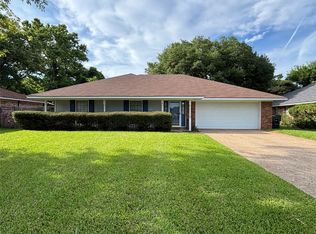 2527 Spruce Dr, Bossier City, LA 71111