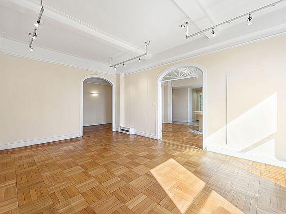 5th image of 201 W 89th St APT 14A