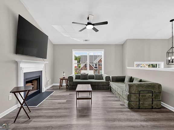 5th image of 661 Nine Oaks Cir