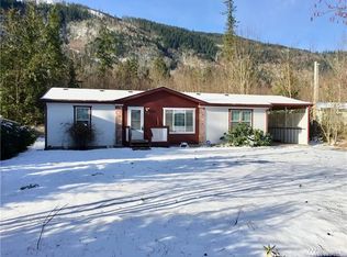 672 Sprague Valley Dr, Maple Falls, WA 98266