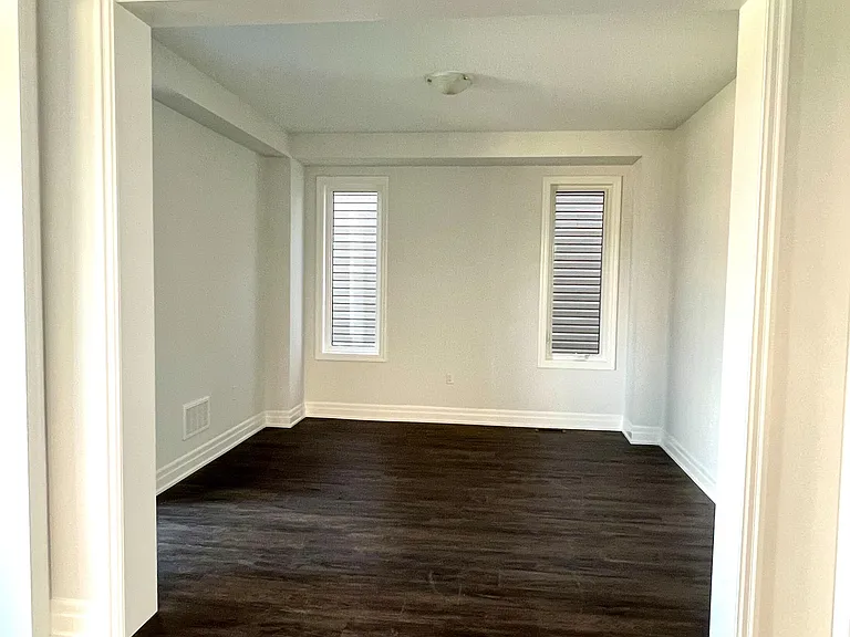 156 Union Blvd — Photo 4