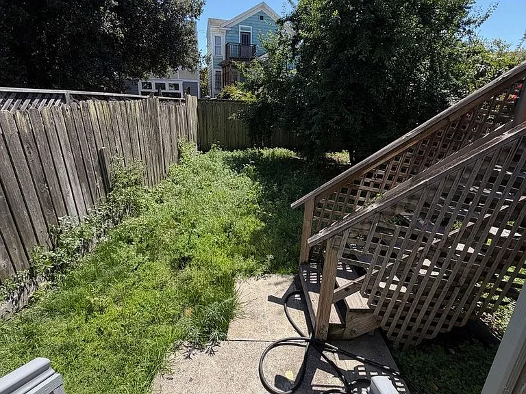 1737 Chase St — Photo 11