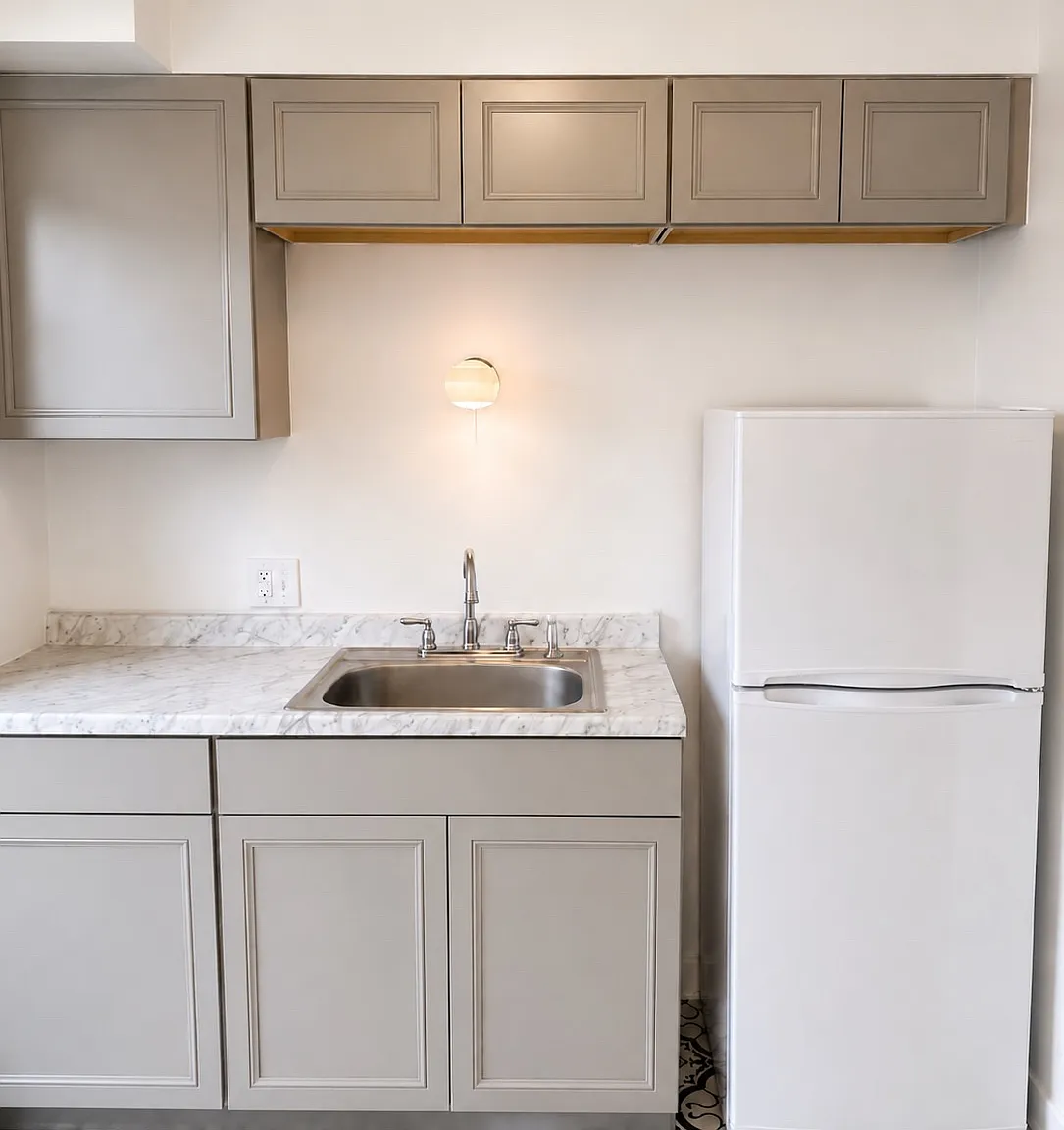 Studio, 600 sqft, $800 — Photo 3