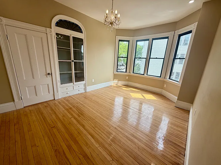 432 Meridian St #2B — Photo 16