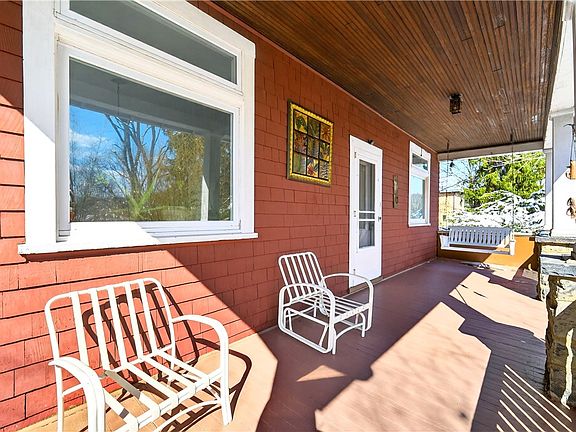 4th image of 3984 Mount Royal Blvd