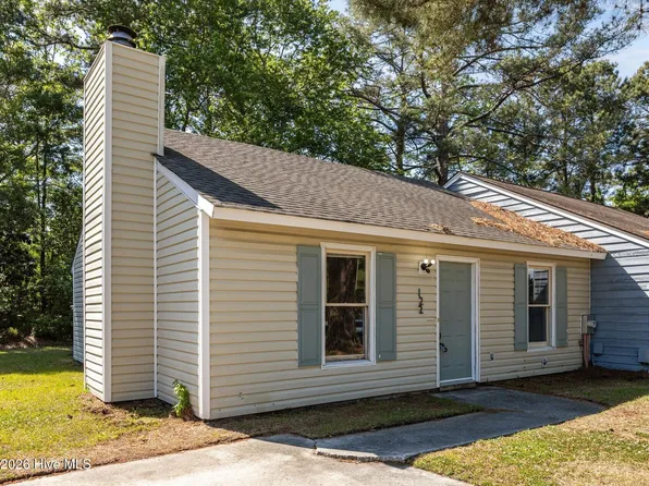 122 Corey Cir, Jacksonville, NC 28546