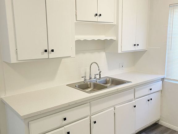 4th image of 625 N Neptune Ave #11355860