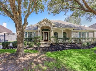 933 Mystic Village Ln, Seabrook, TX 77586