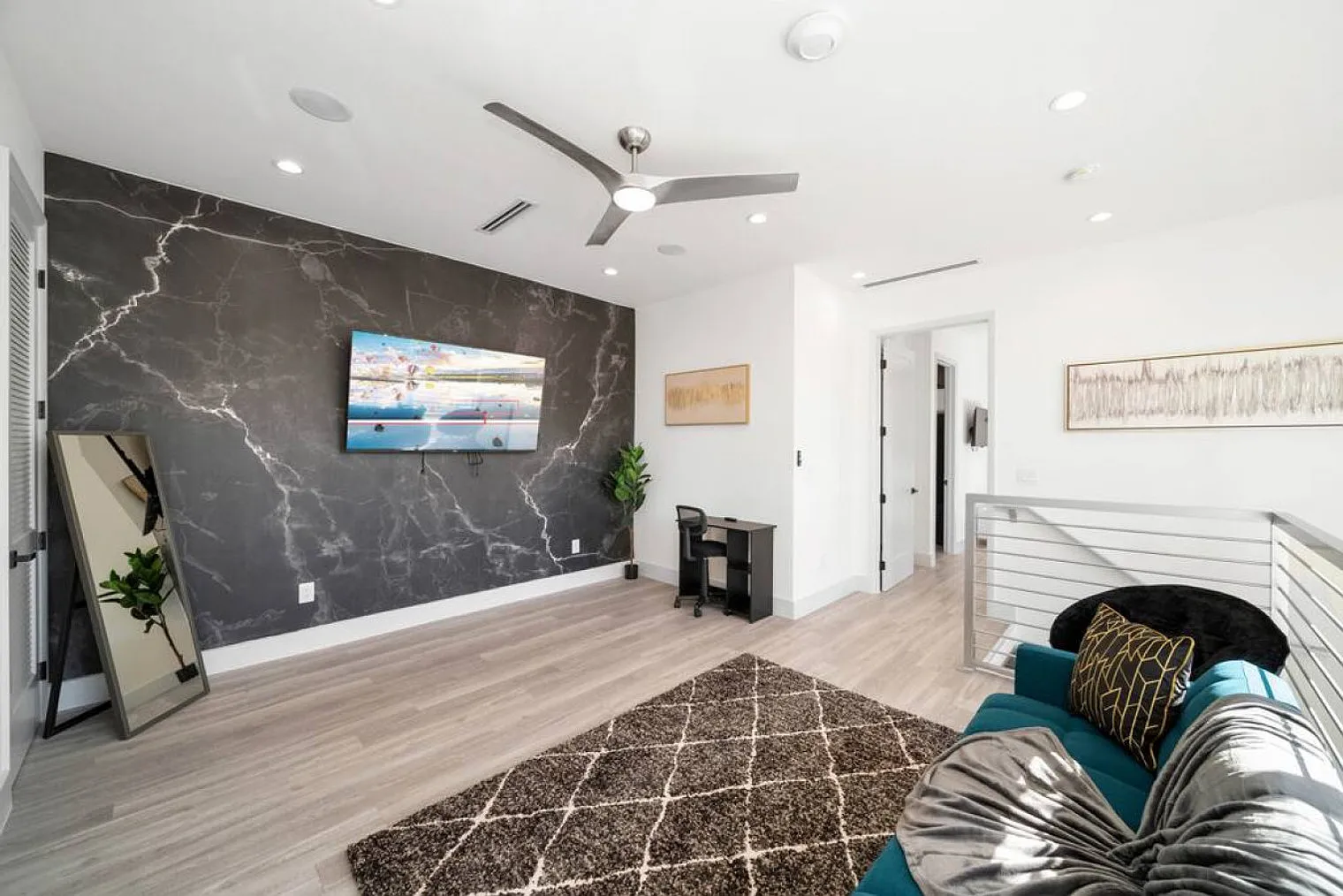 6 bed, 8.0 bath, 5995 sqft, $26,667 — Photo 3