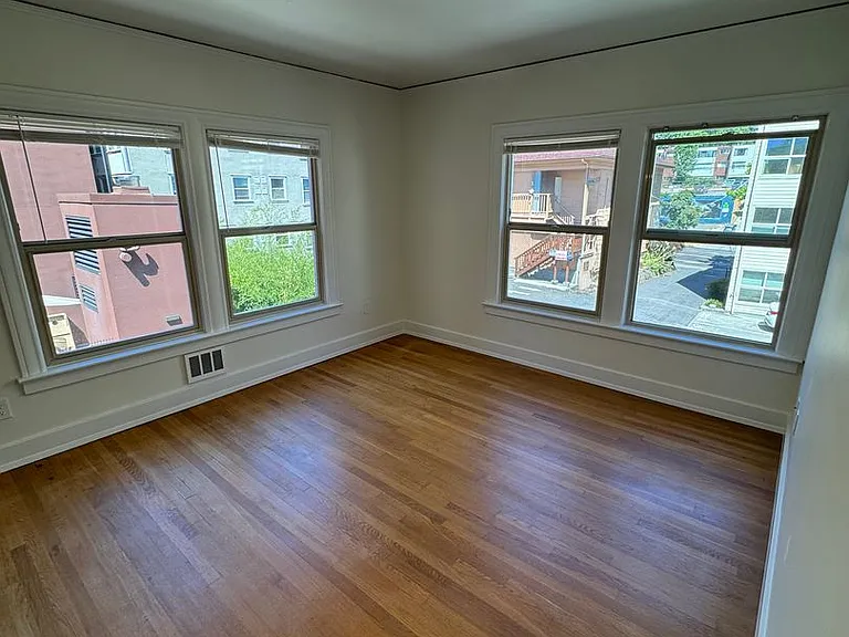 5th & Mercer Apartments — Photo 29