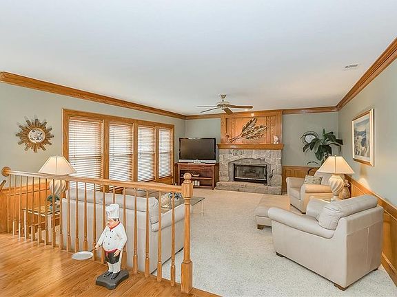 4th image of 321 SE Alexandria Dr