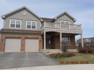 2926 Kelly Dr, Elgin, IL 60124