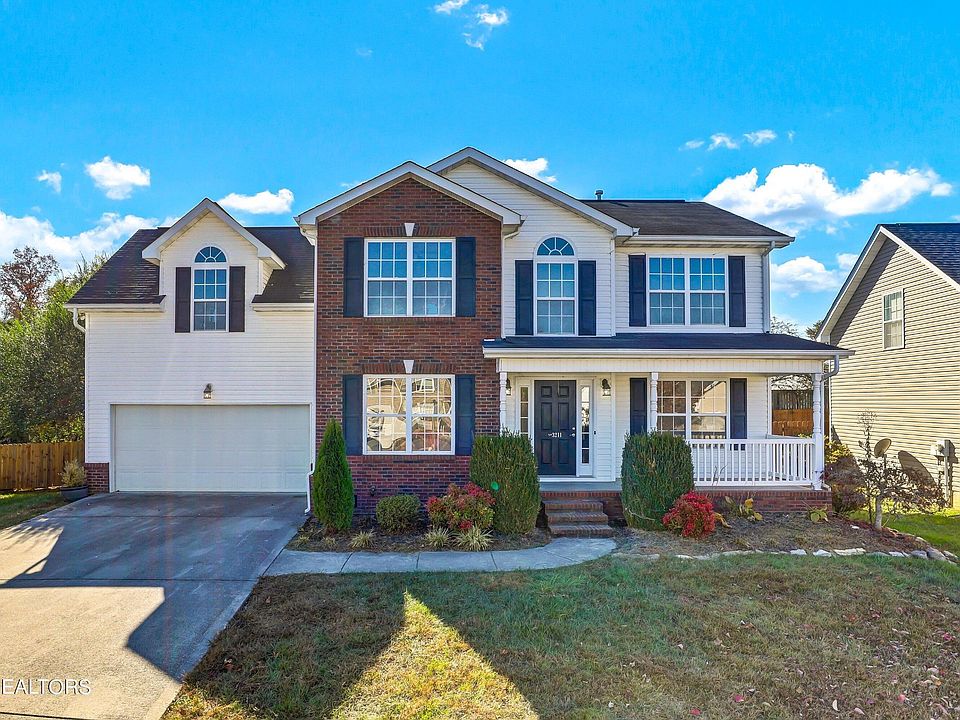 1st image of 3211 Gaslight Ln