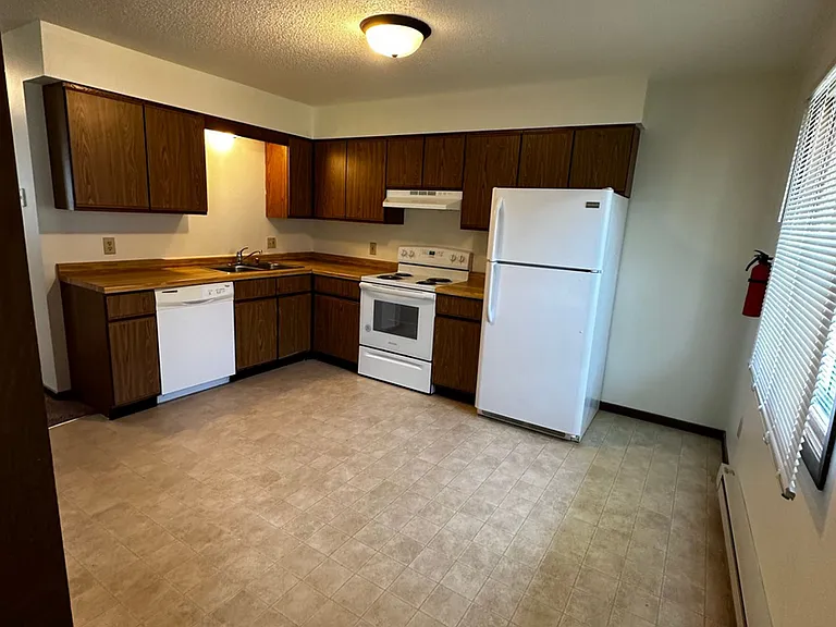 808 Macomber St — Photo 9