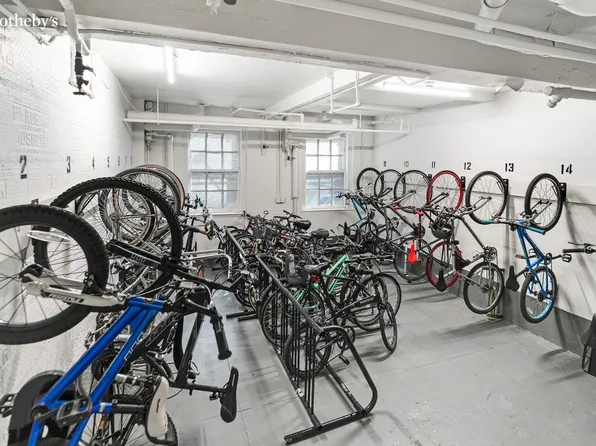 321 East 43rd Street image 11 of 12