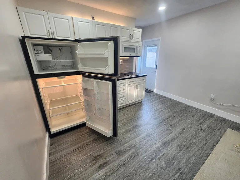 11520 Pinkston Dr — Photo 13