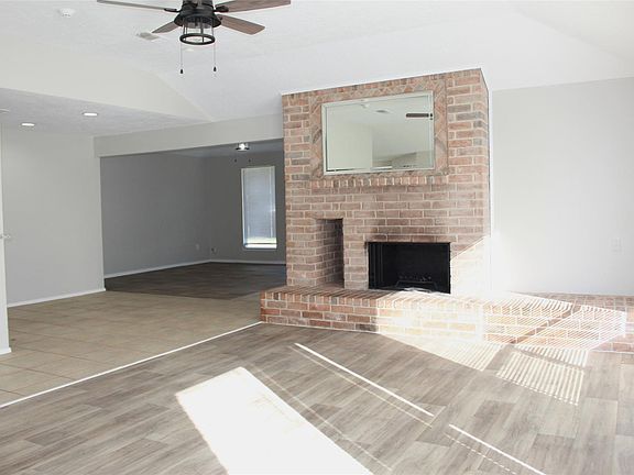 4th image of 4406 Lost Lake Ln