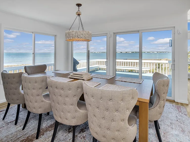 552 Dune Rd — Photo 10