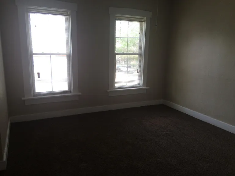 229 James St — Photo 14