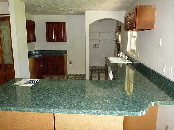 3rd image of 4427 Knob Hill Dr