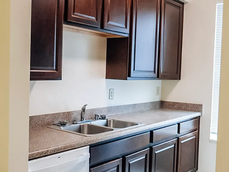 Sheppard Square Apartments — Photo 7