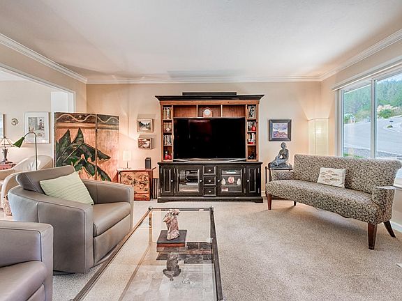 5th image of 480 Oak Brook Court