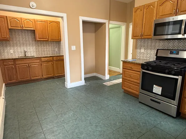 6 W Eagle St #1, Boston, MA 02128