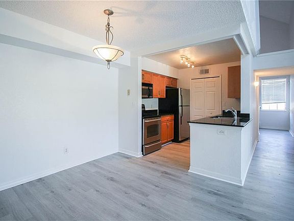 5th image of 3275 Haviland Ct APT 302