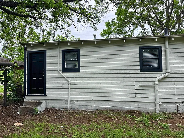 902 Flood St — Photo 12