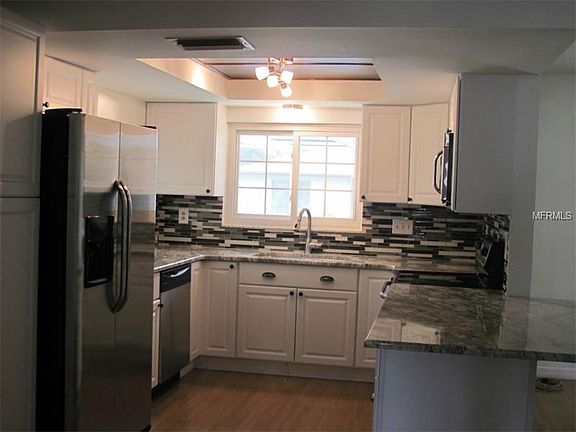 Brand new  high end kitchen