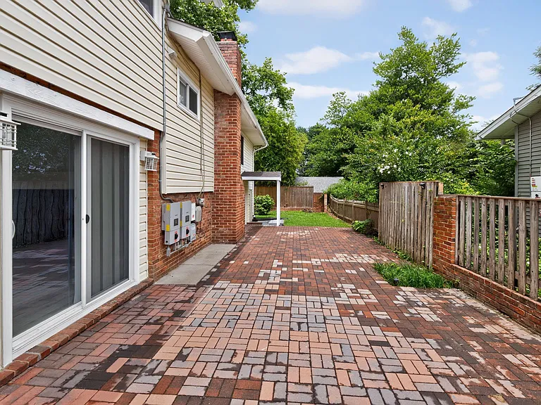 2000 McAuliffe Dr — Photo 26