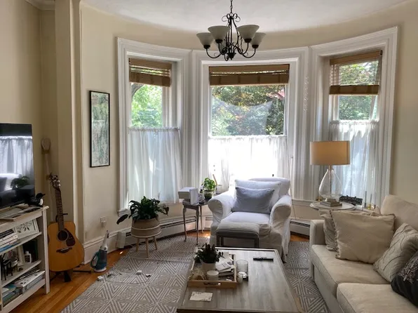 1878 Beacon St APT 1, Brookline, MA 02445
